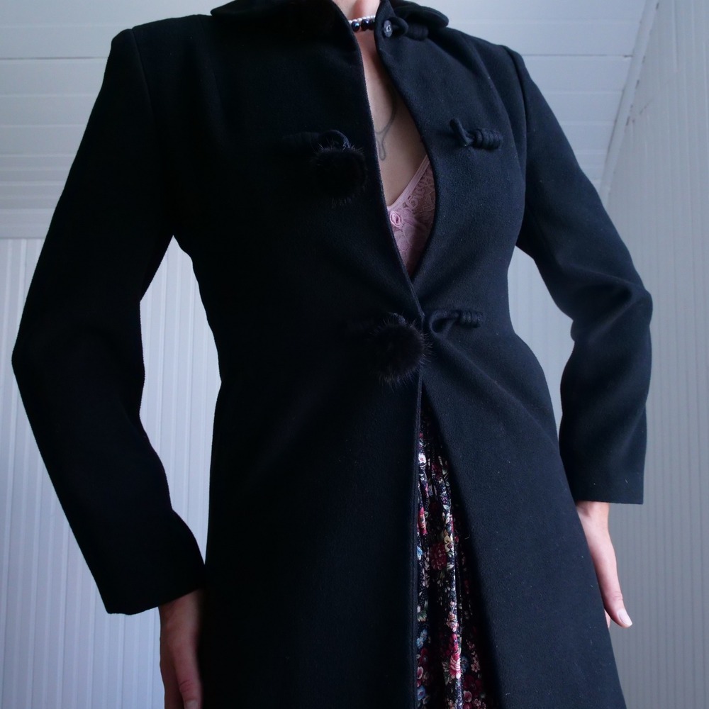 Vintage 90s Corona princess cut black coat with rabbit fur pompoms